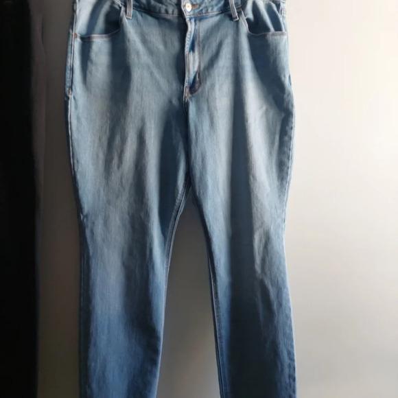 2 pair Women's High-Rise jeans size 16P Old Navy Straightleg & Skinny Casual - Picture 3 of 9